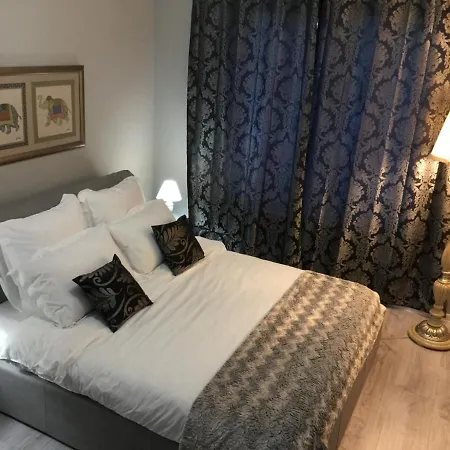 Coresi Deluxe Апартаменти