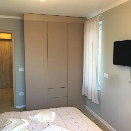 Апартаменти Coresi Deluxe *