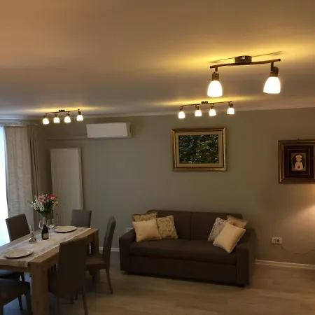Апартаменти Coresi Deluxe Брашов